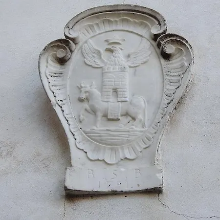 Apartment Tra Medioevo E 5 Terre