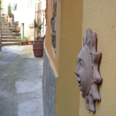 Tra Medioevo E 5 Terre